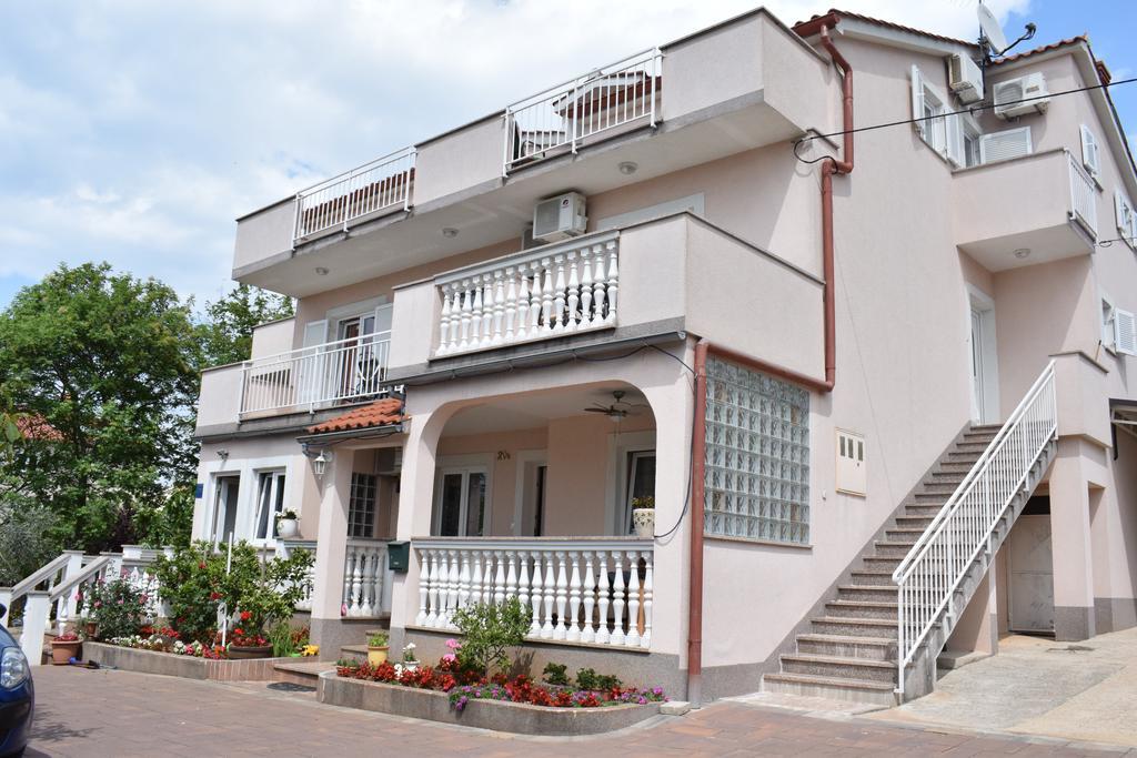 Apartments Green Oasis Malinska Exterior foto